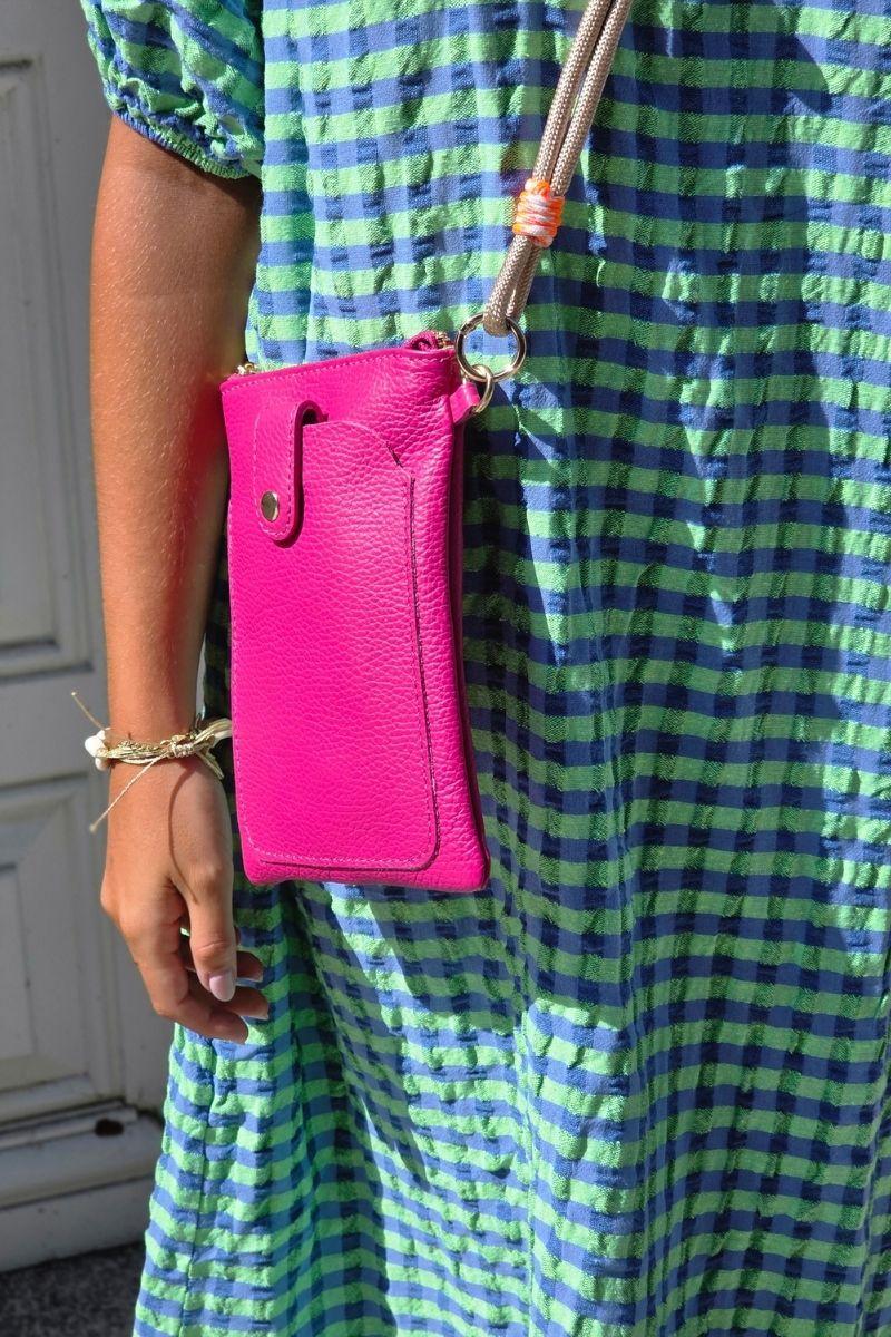 Bolso mini de piel fucsia