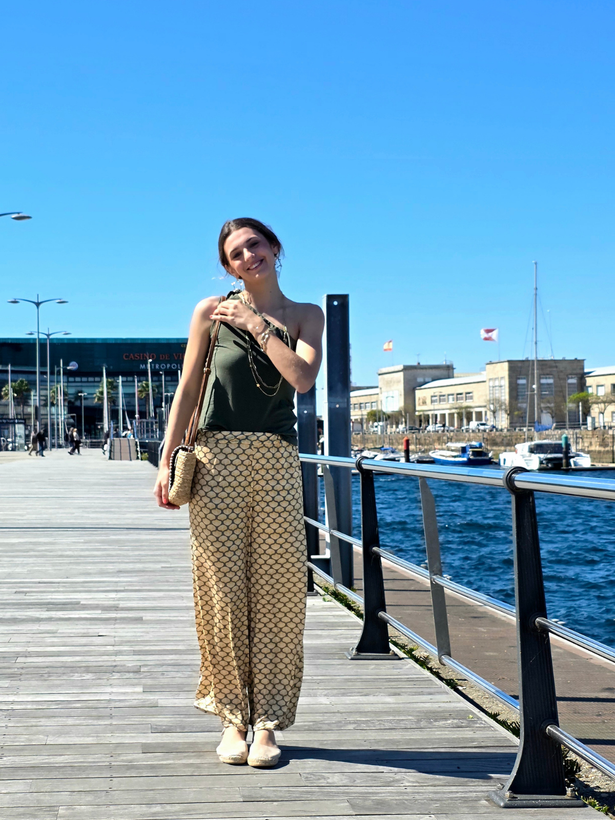 Pantalón Elástico Conchas Caqui
