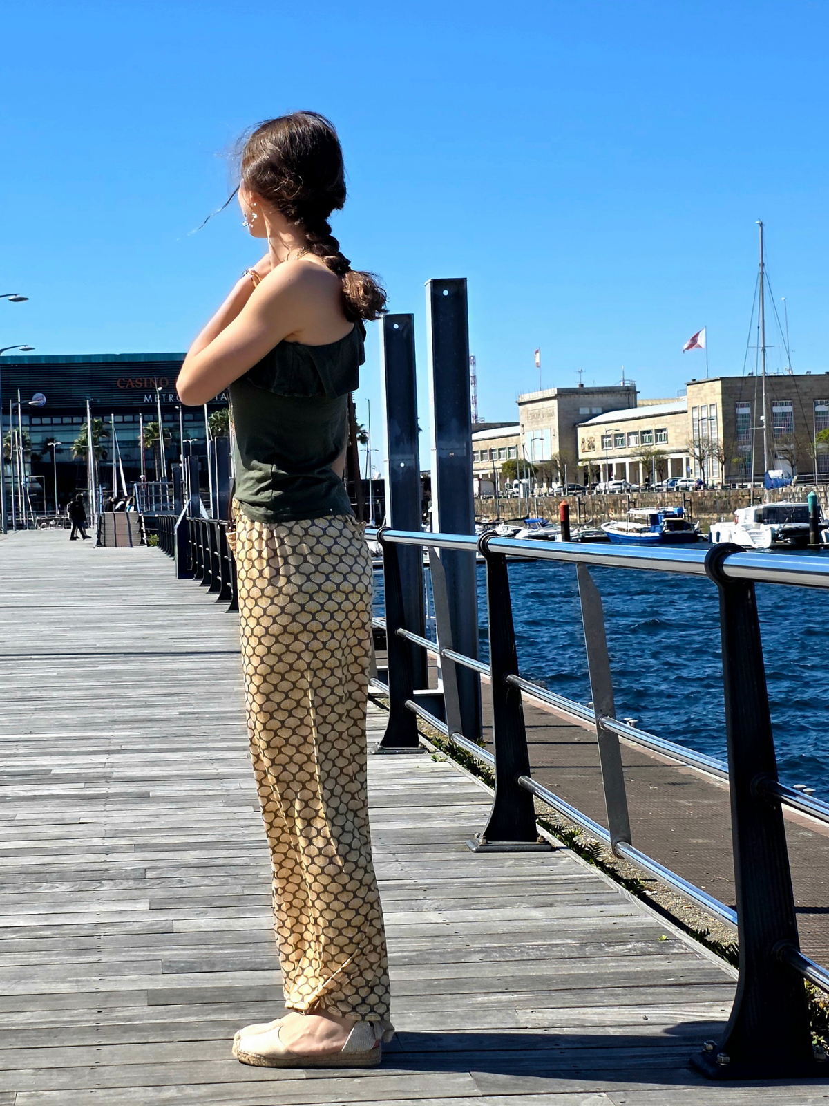 Pantalón Elástico Conchas Caqui