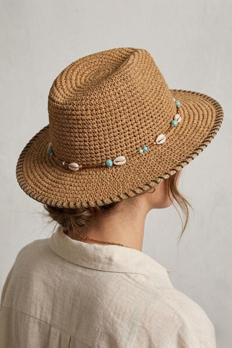 Sombrero camel con piedras turquesa