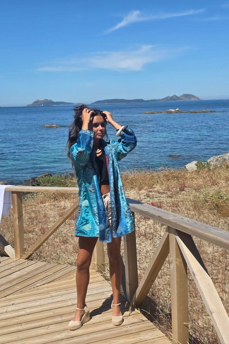 Kimono indio reversible en tonos azulones