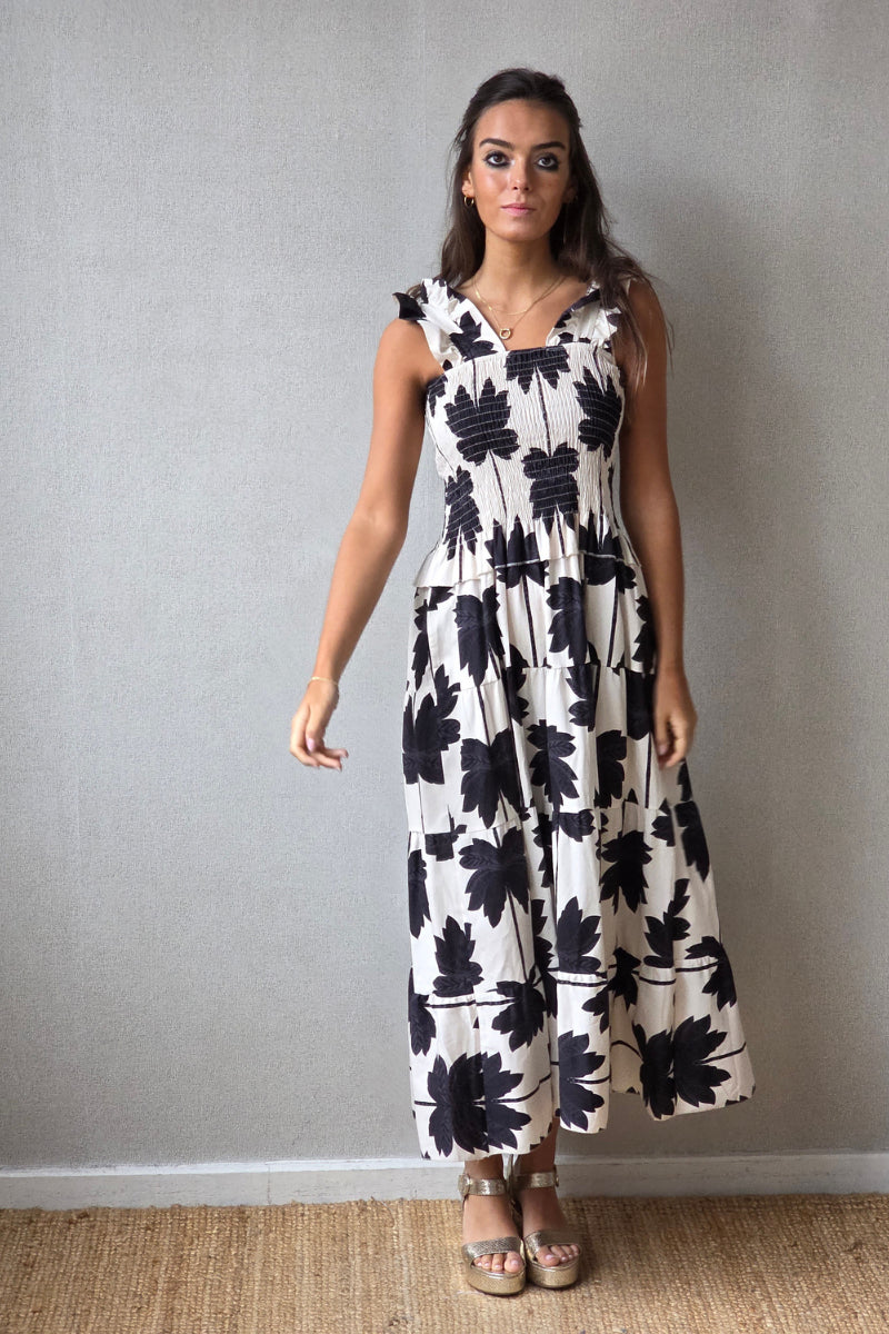 Vestido con flores fruncido negro