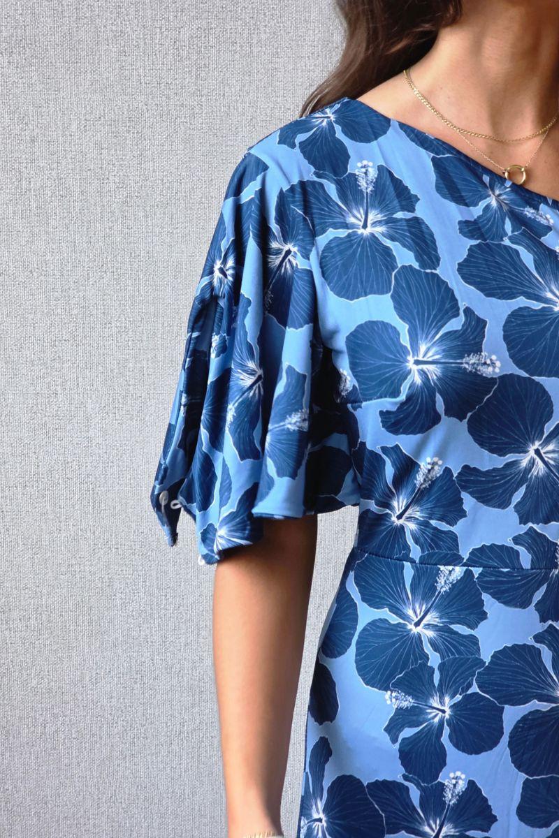 Vestido de flores grandes azul jean