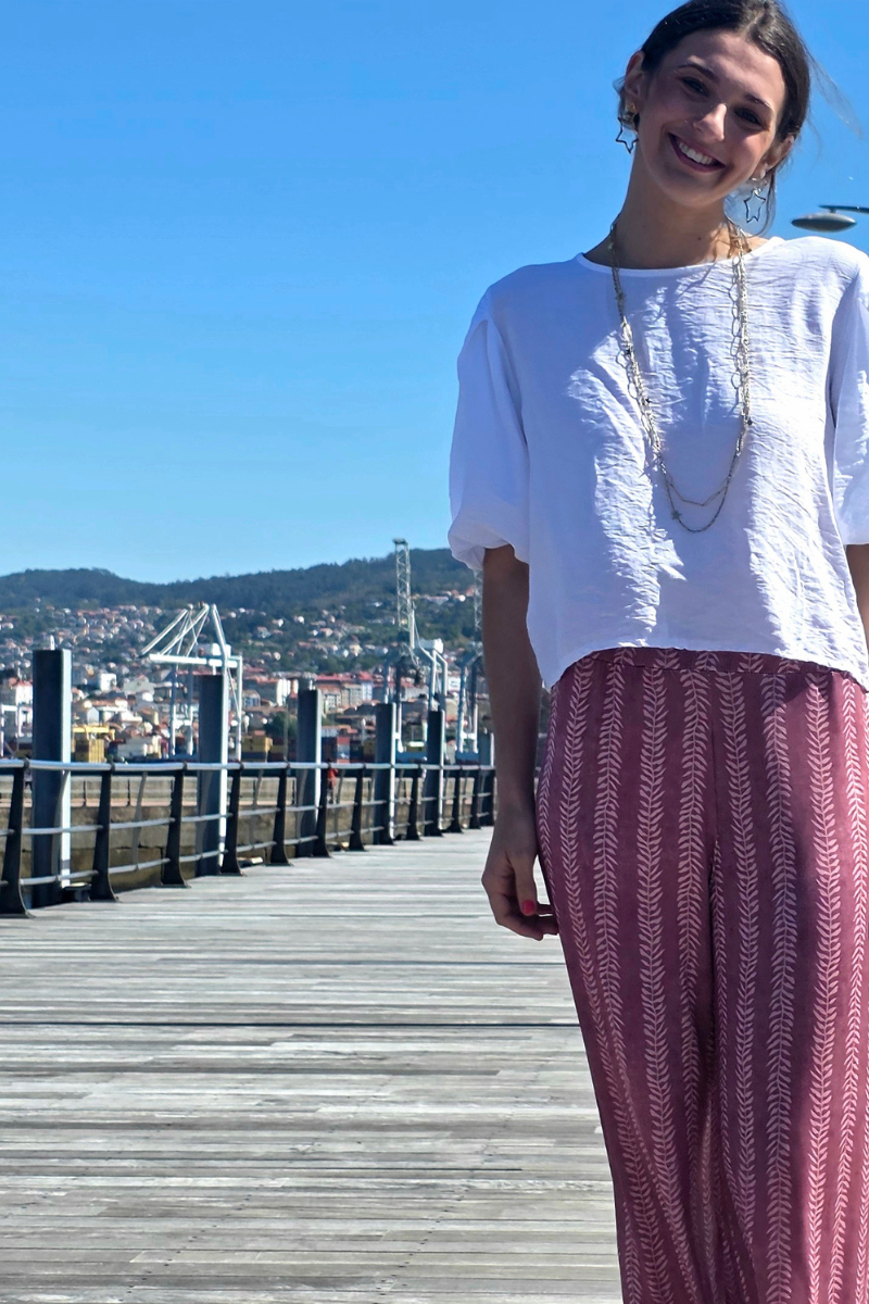 Pantalón Elástico Estampado Hojas Frambuesa