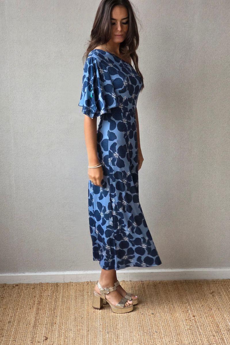 Vestido de flores grandes azul jean