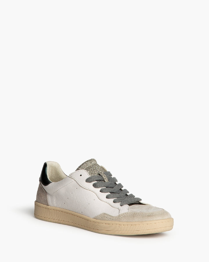 Sneakers blancas con detalles de verde