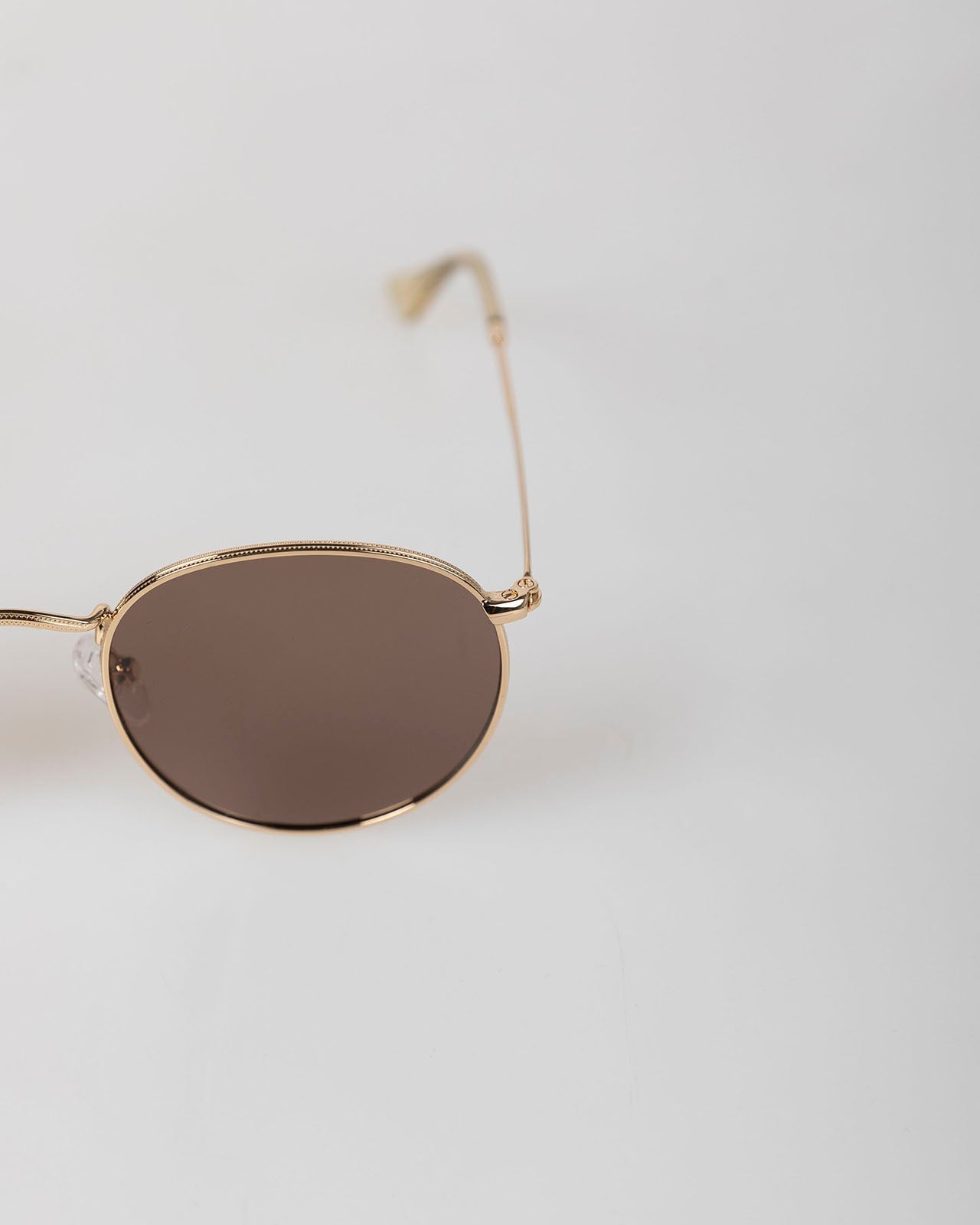 Gafas de Sol Oro con Lentes Marrones