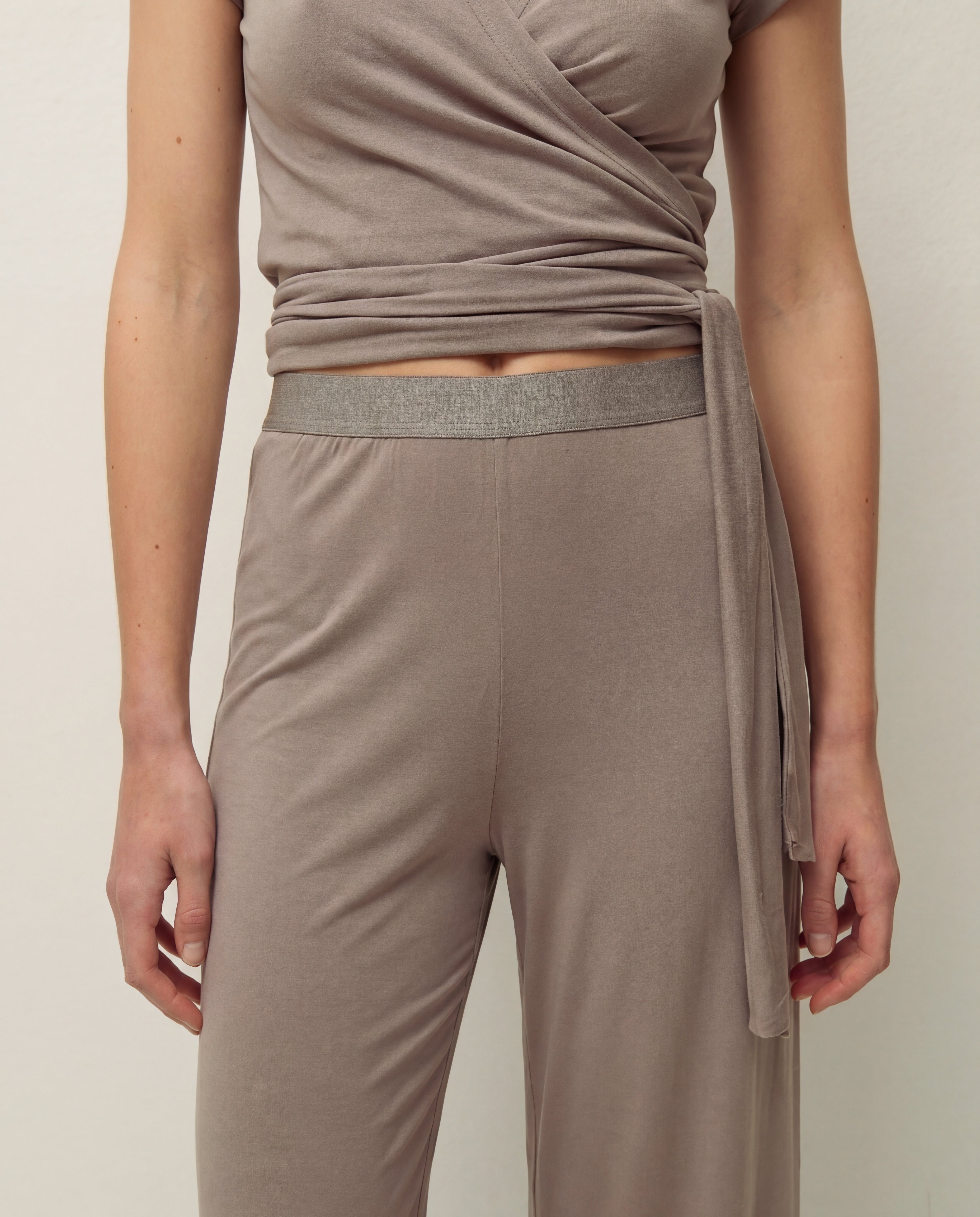 Pantalón ancho con goma