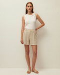 Short de lino con pinzas delanteras