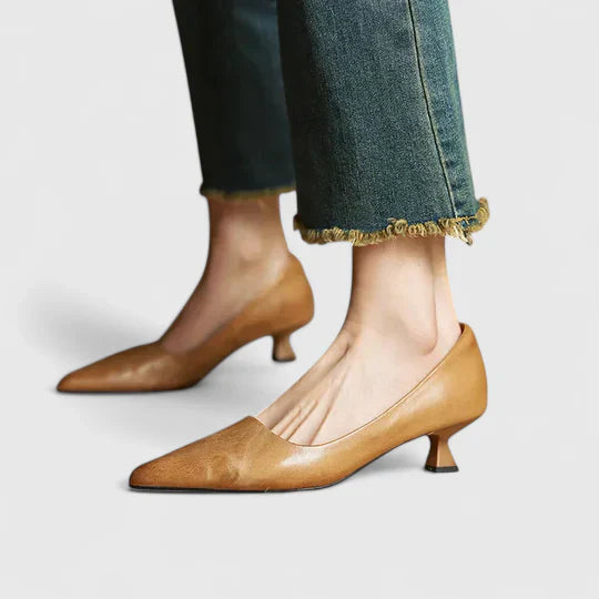 Isidora | Tacones ortopédicos con punta fina y tacón bajo