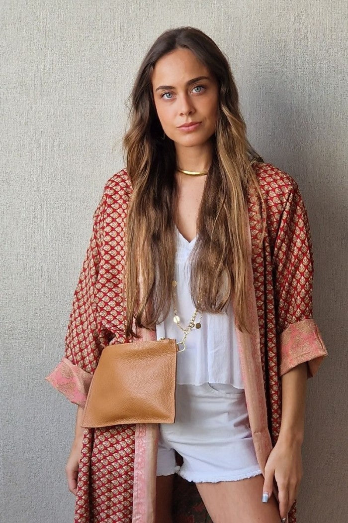Bolso piel camel con cadena dorada