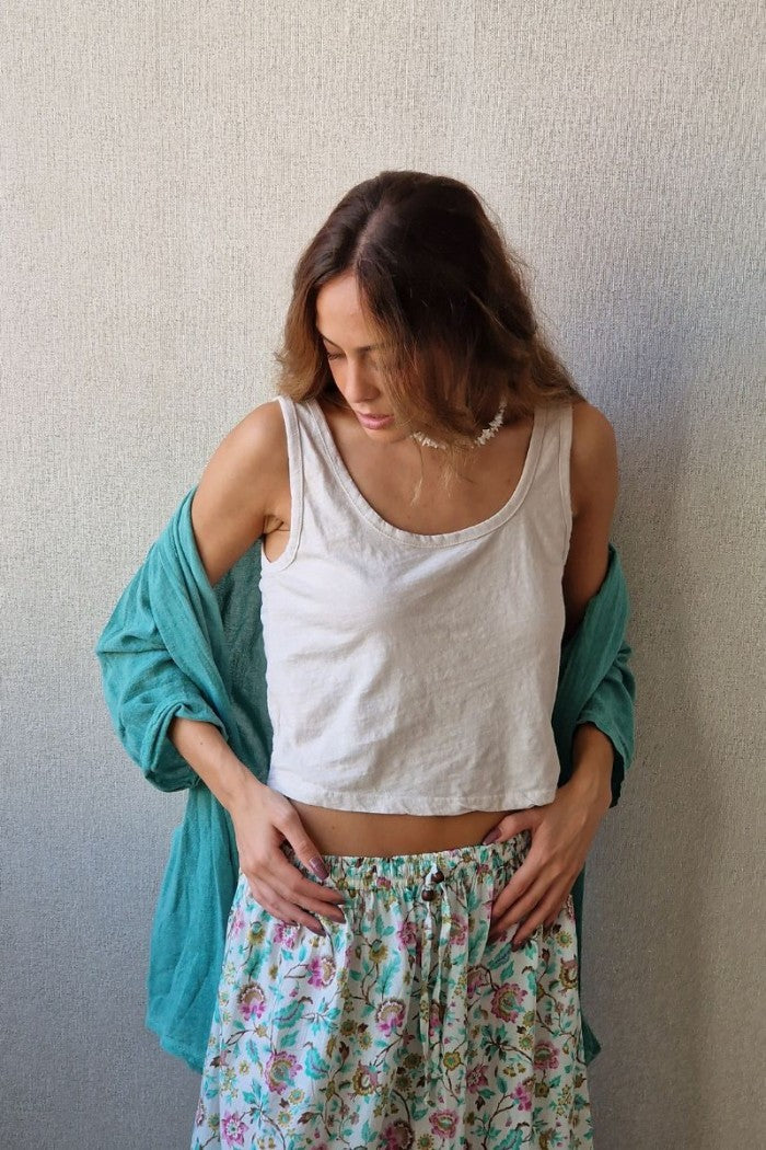 Crop top de asas en color beige
