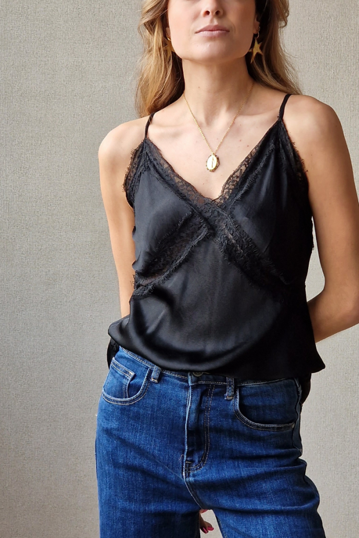 Top lencero con puntilla negro