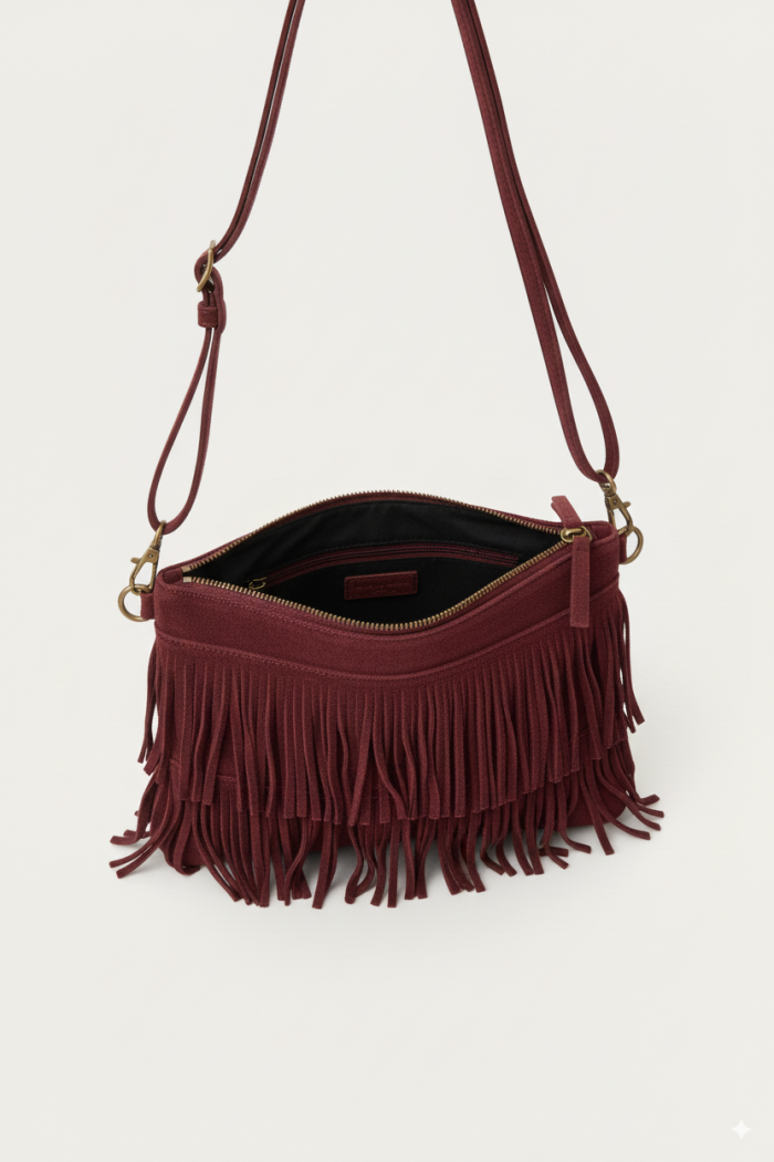 Bolso sobre de ante con flecos  granate