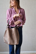 Bolso de piel trenzada topo