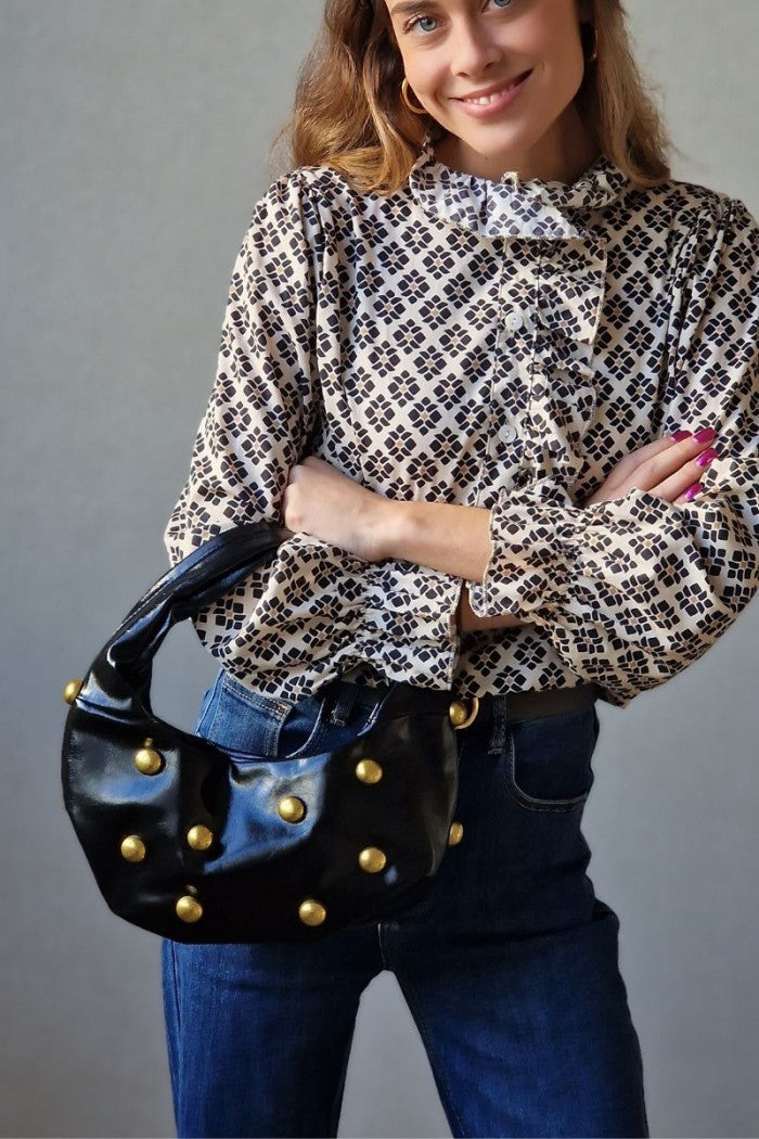 Bolso baguette negro con tachas