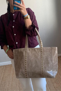 Bolso piel shopper tachuelas beige