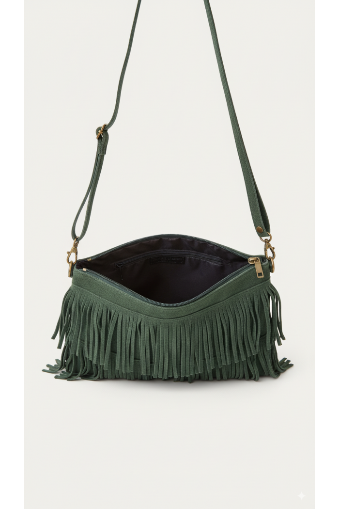 Bolso sobre de ante con flecos verde botella