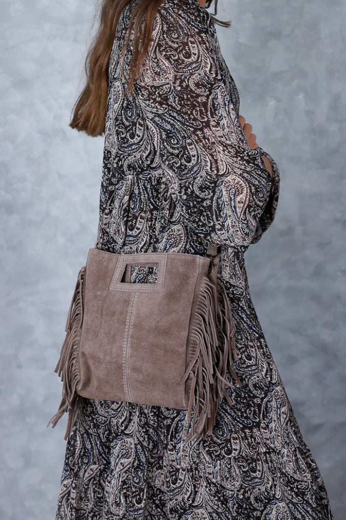 Bolso de ante con flecos topo