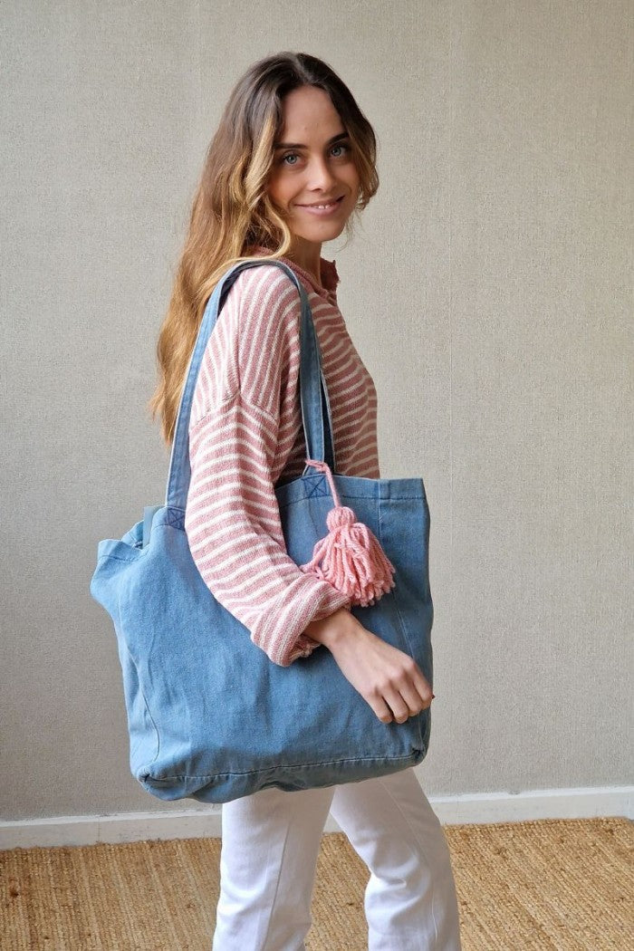 Bolso de tela vaquera clara con opción de personalizarlo