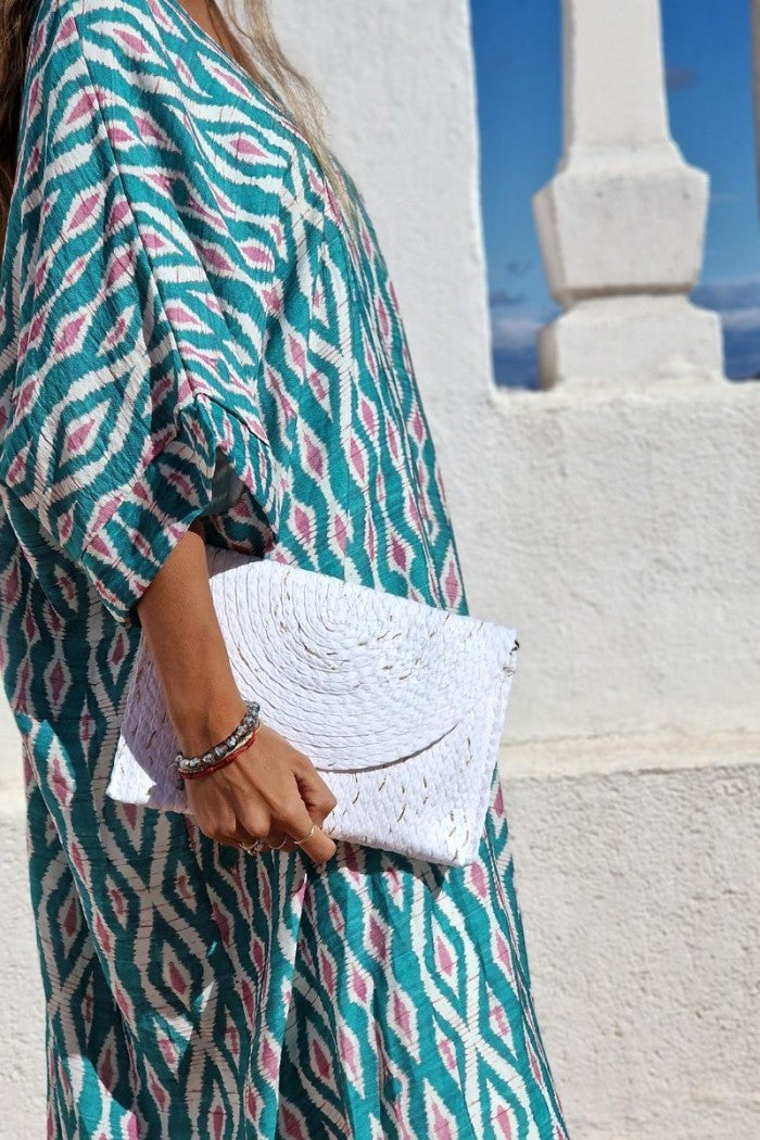 Bolso sobre tipo rafia blanco