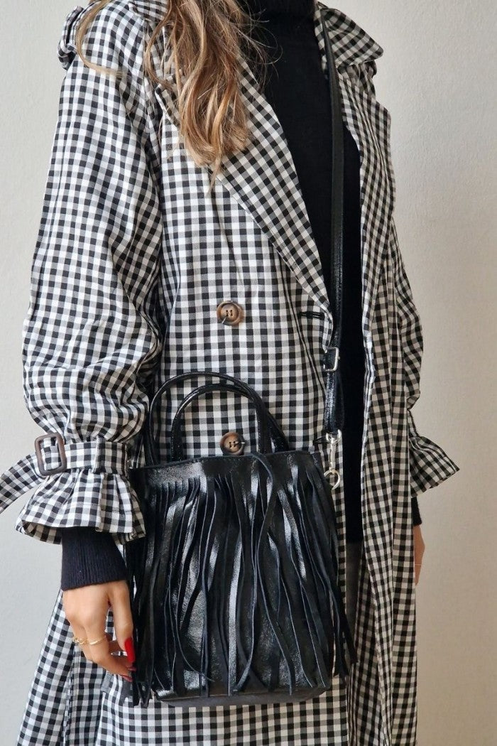 Bolso de piel liso con flecos negro