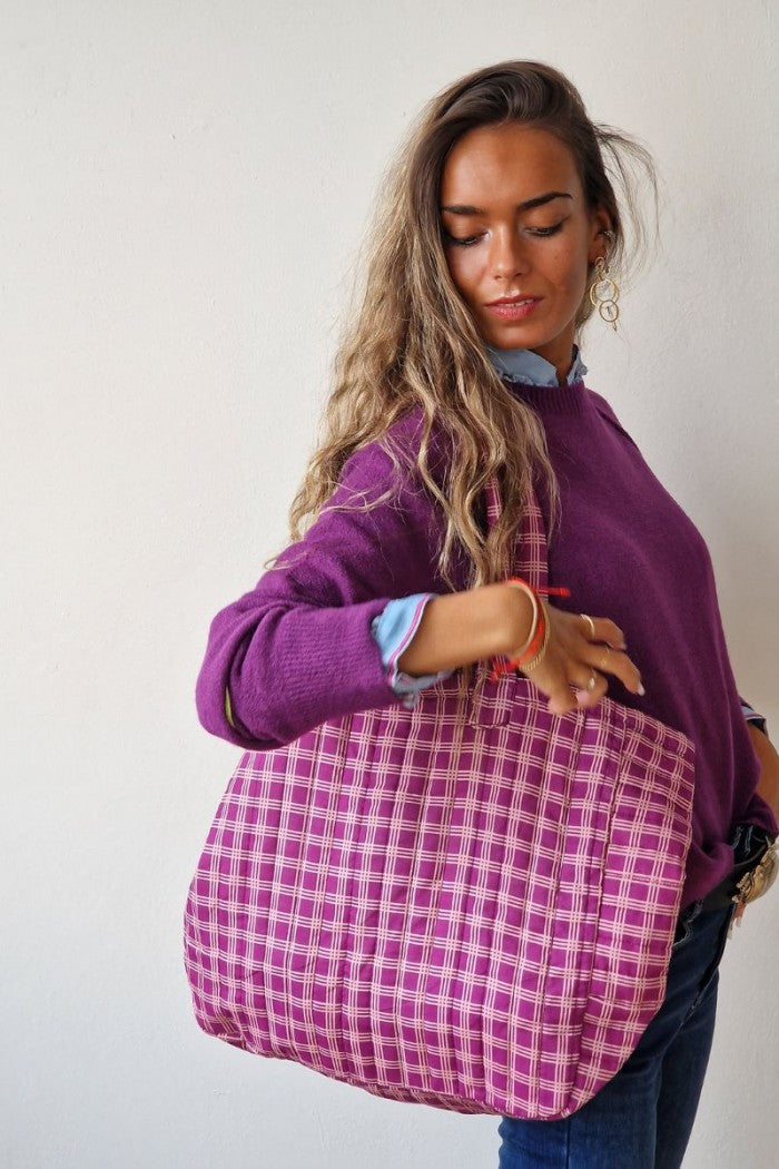 Bolso de tela acolchado con estampado de cuadros