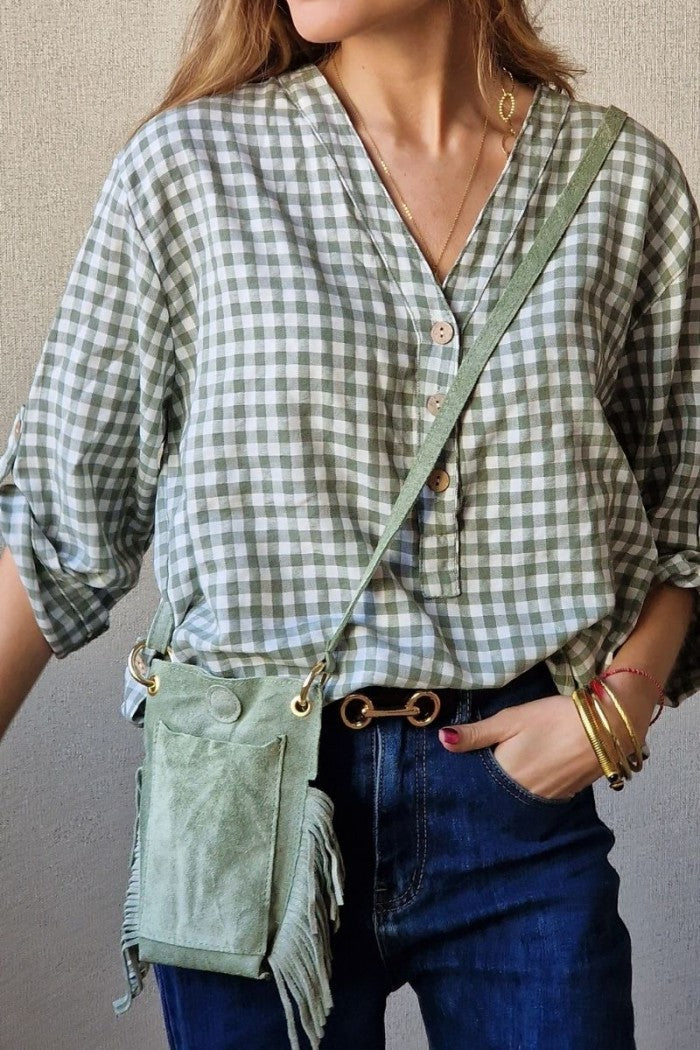 Bolso mini de ante y flecos verde
