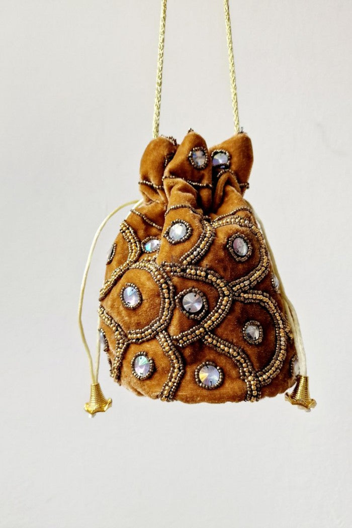 Bolso bombonera camel con piedras