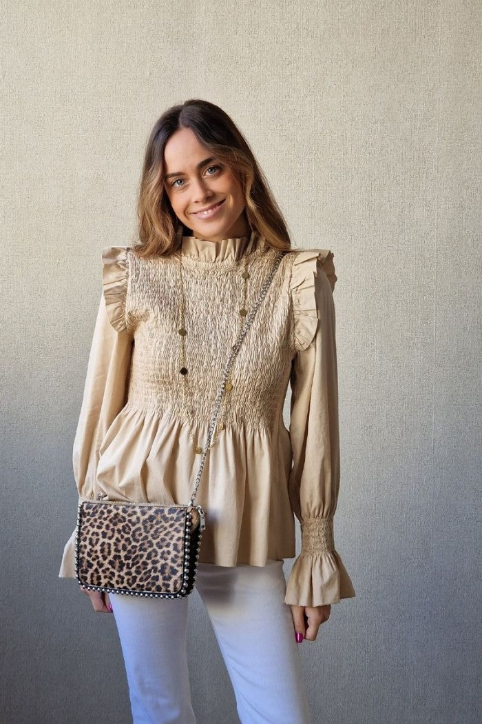 Bolso bandolera tachas animal print camel