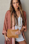 Bolso piel camel con cadena dorada