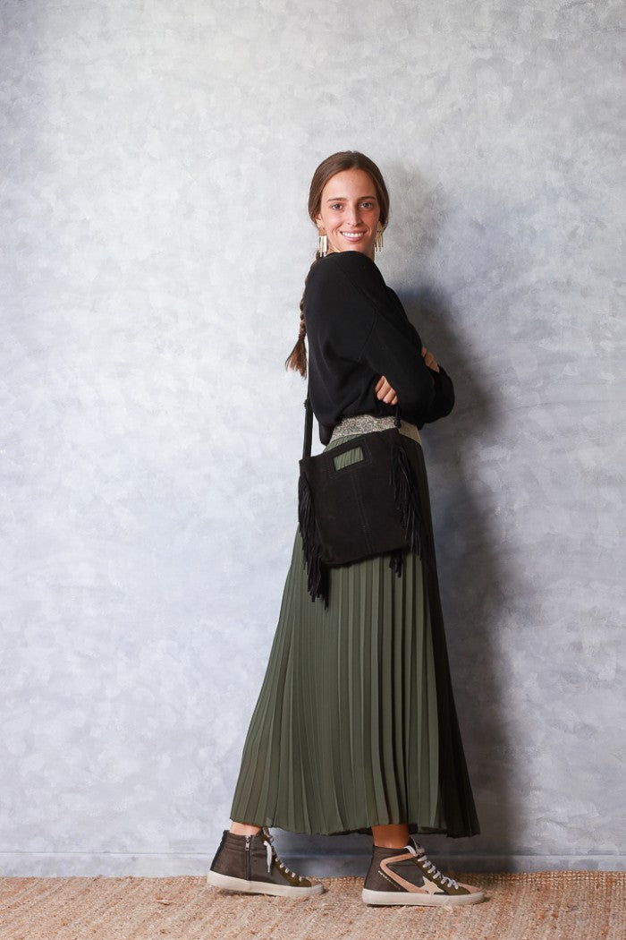 Bolso de ante con flecos negro