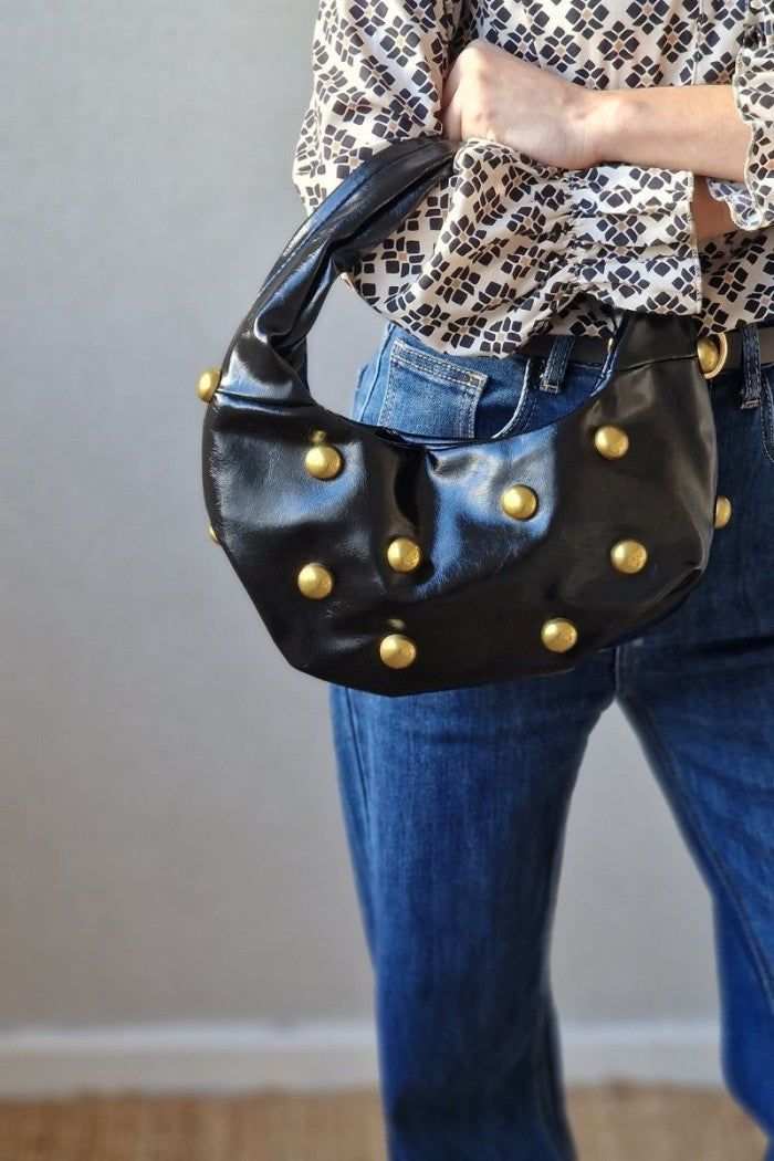 Bolso baguette negro con tachas